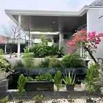 Garden Full House