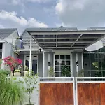 Garden Full House